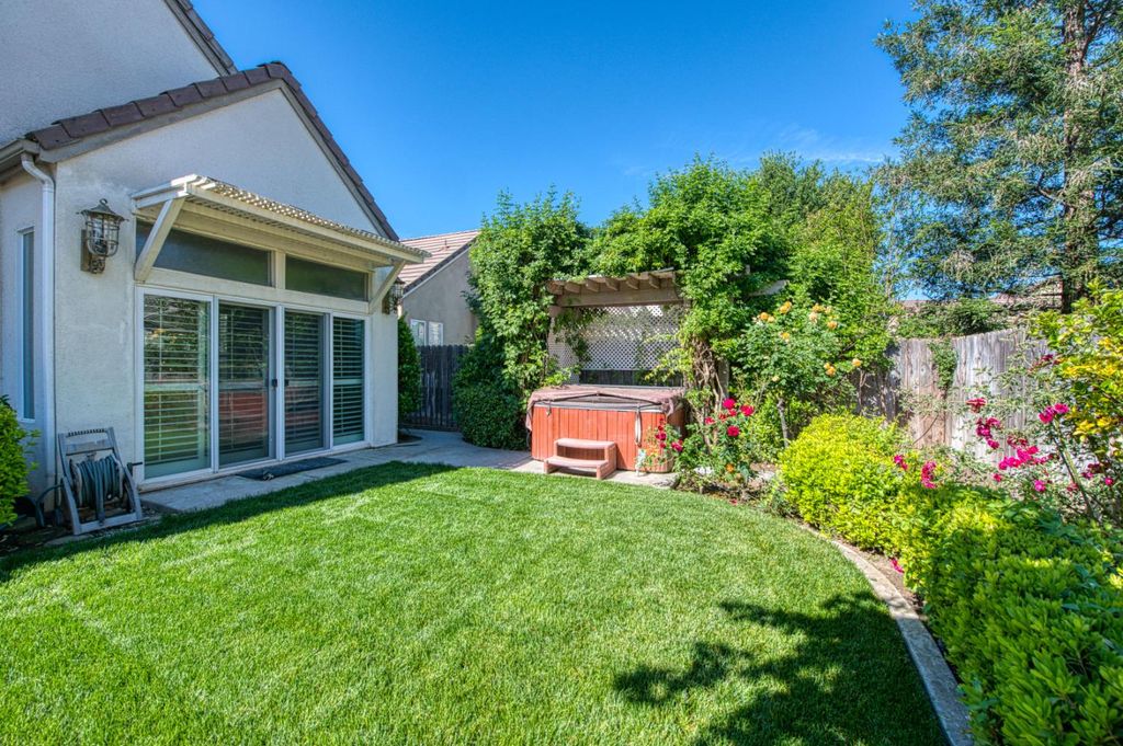 Image 41 of property listing at 69 W Powers Avenue, Clovis, CA 93619