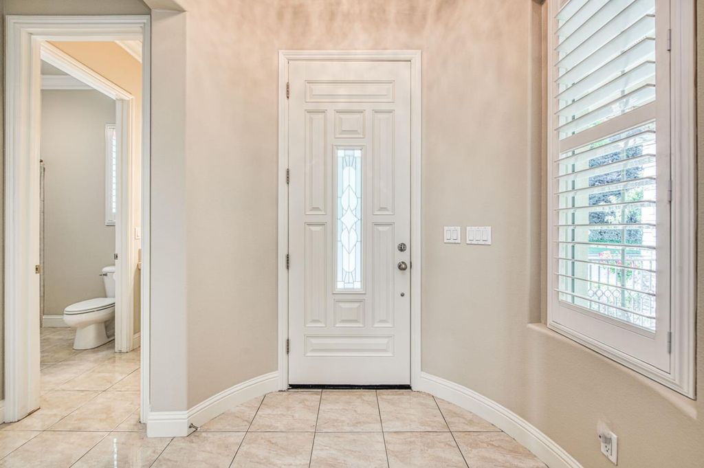 Image 6 of property listing at 69 W Powers Avenue, Clovis, CA 93619