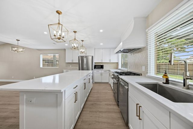 1912 Primrose Lane, Carrollton, TX 75007