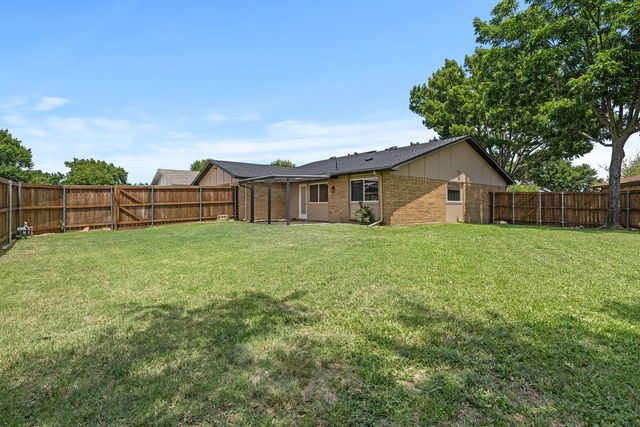1912 Primrose Lane, Carrollton, TX 75007