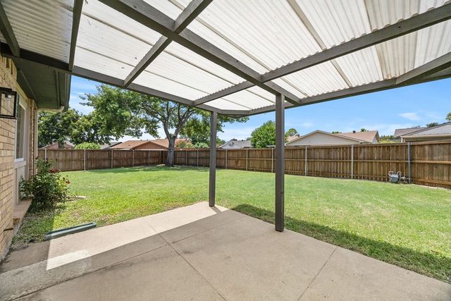 1912 Primrose Lane, Carrollton, TX 75007
