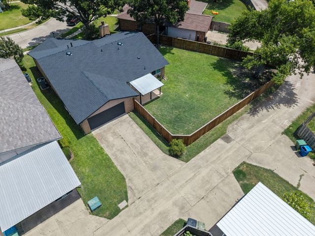 1912 Primrose Lane, Carrollton, TX 75007