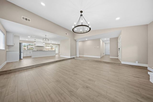 1912 Primrose Lane, Carrollton, TX 75007
