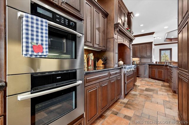 2621 Rabbit Ridge, Bartlesville, OK 74006