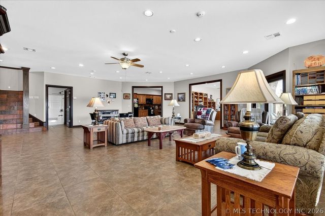 2621 Rabbit Ridge, Bartlesville, OK 74006