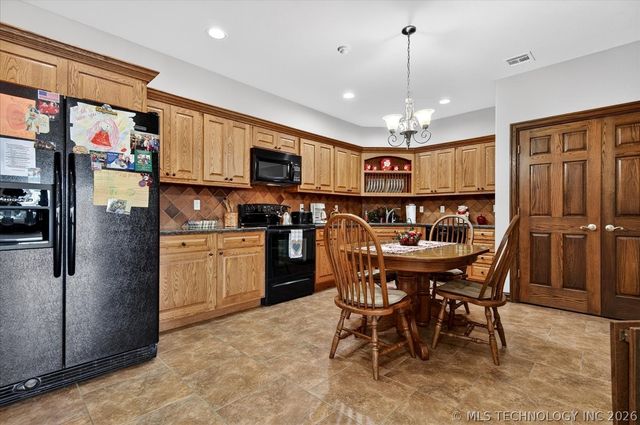 2621 Rabbit Ridge, Bartlesville, OK 74006