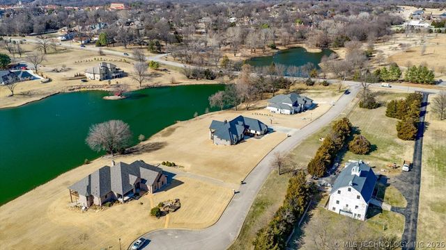 2621 Rabbit Ridge, Bartlesville, OK 74006