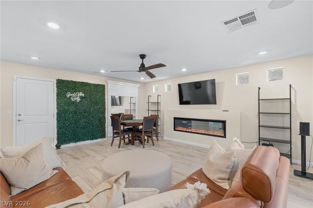 7714 Cherry Point Way, Las Vegas, NV 89113