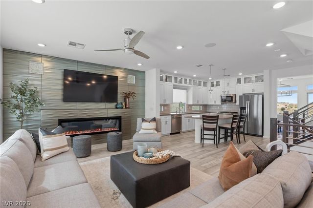 7714 Cherry Point Way, Las Vegas, NV 89113