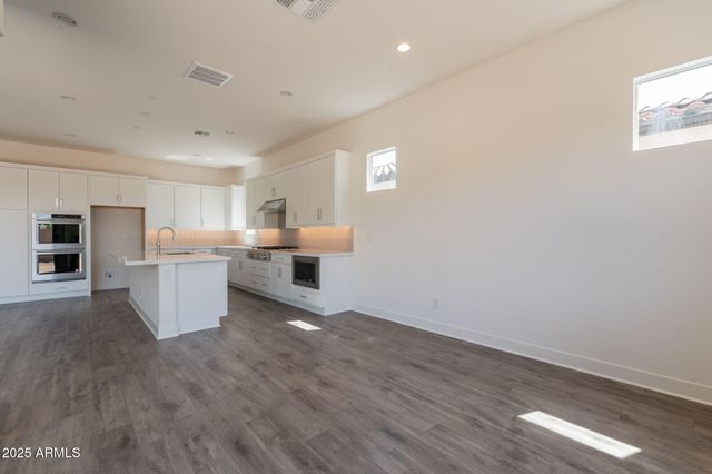 17443 W CARLISLE Drive, Surprise, AZ 85388