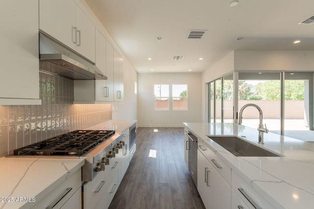 17443 W CARLISLE Drive, Surprise, AZ 85388