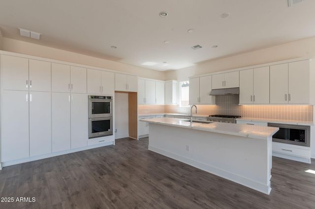 17443 W CARLISLE Drive, Surprise, AZ 85388