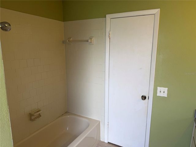 7131 HOLLOWELL DRIVE, Tampa, FL 33634
