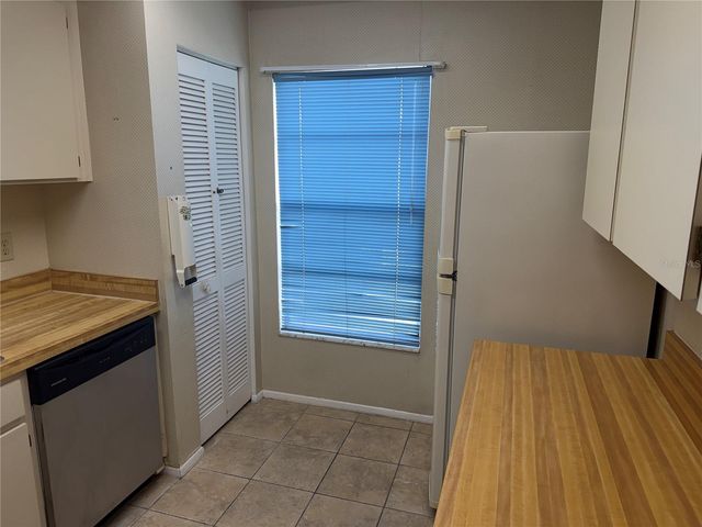 7131 HOLLOWELL DRIVE, Tampa, FL 33634