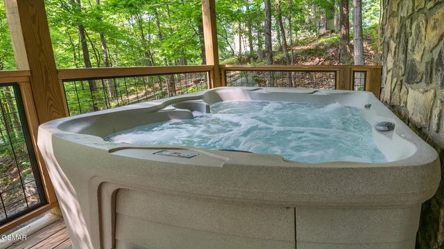 1336 S Baden Drive, Gatlinburg, TN 37738