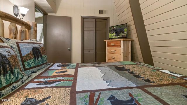 1336 S Baden Drive, Gatlinburg, TN 37738