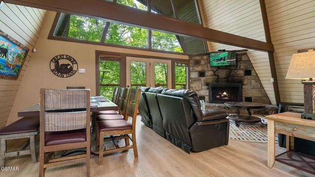 1336 S Baden Drive, Gatlinburg, TN 37738