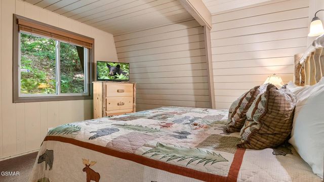 1336 S Baden Drive, Gatlinburg, TN 37738