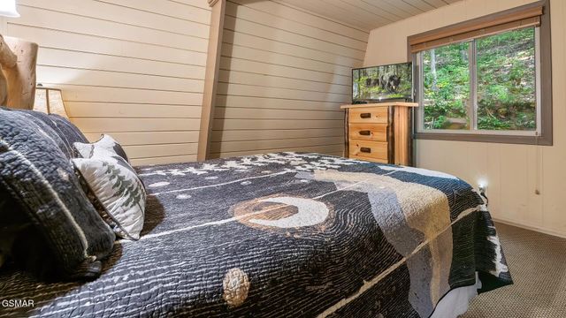 1336 S Baden Drive, Gatlinburg, TN 37738