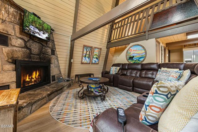 1336 S Baden Drive, Gatlinburg, TN 37738