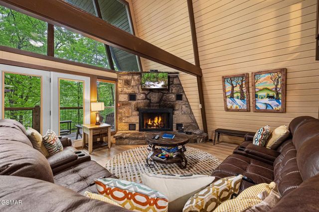 1336 S Baden Drive, Gatlinburg, TN 37738