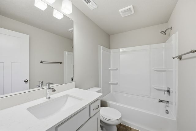 1458 S 91st Street, West Des Moines, IA 50266