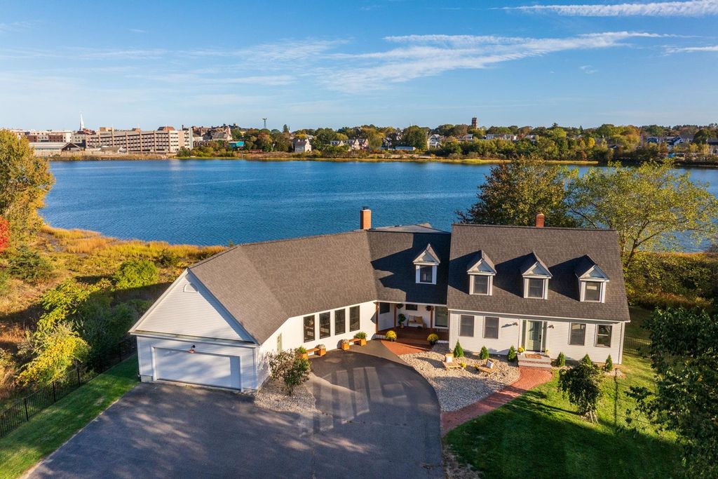 12 Ruth Street, Portsmouth, NH 03801