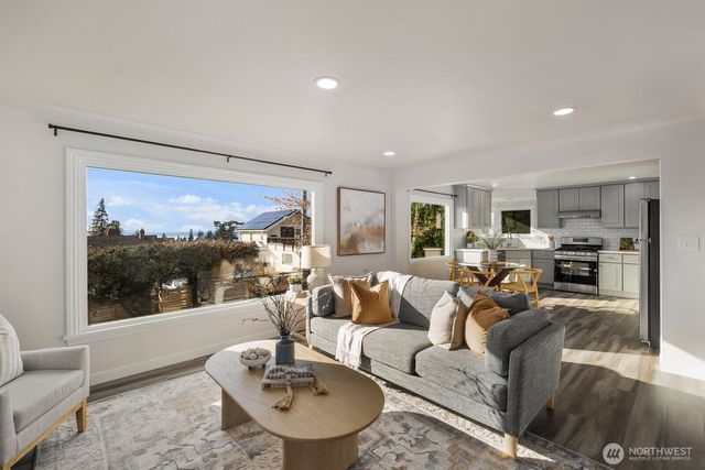 6023 35th Avenue SW, Seattle, WA 98126