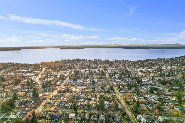 6023 35th Avenue SW, Seattle, WA 98126