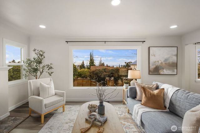 6023 35th Avenue SW, Seattle, WA 98126