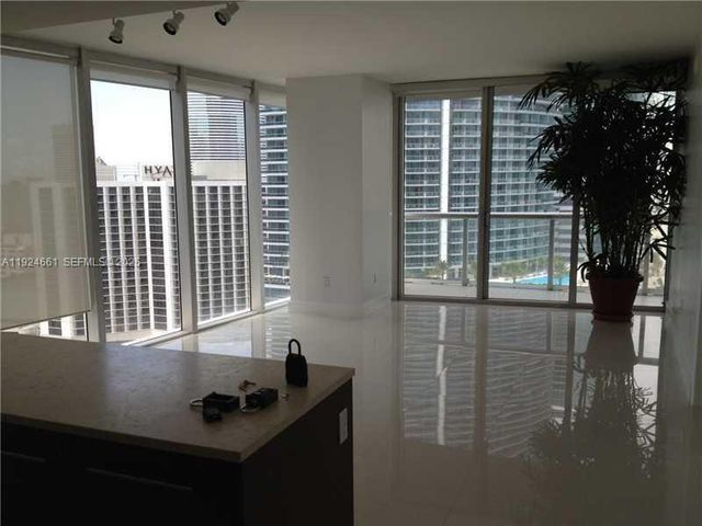 475 Brickell Ave 2415, Miami, FL 33131
