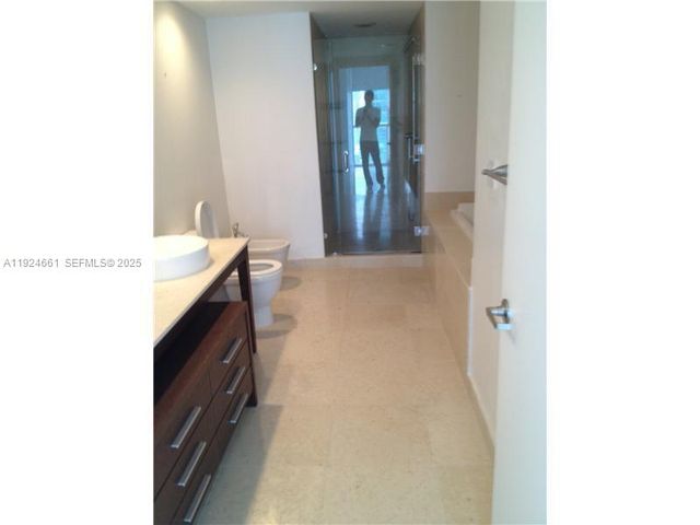 475 Brickell Ave 2415, Miami, FL 33131