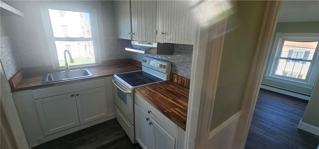 844 Lonsdale Avenue, Providence, RI 02863