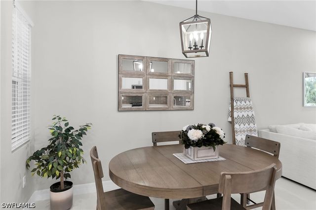 268 Indies DR E 202, Naples, FL 34114