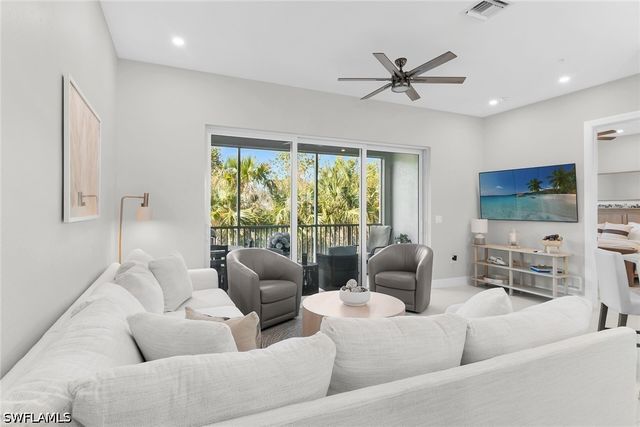 268 Indies DR E 202, Naples, FL 34114