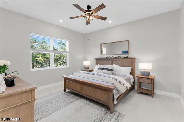 268 Indies DR E 202, Naples, FL 34114