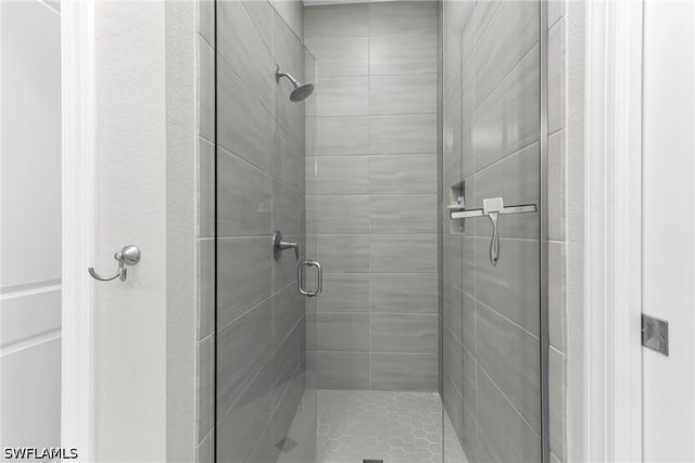 268 Indies DR E 202, Naples, FL 34114