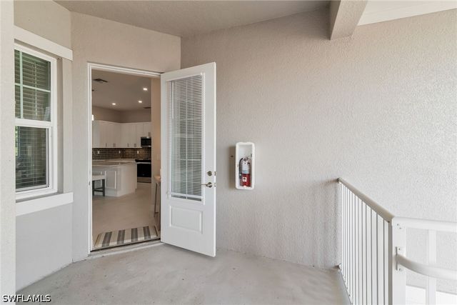 268 Indies DR E 202, Naples, FL 34114