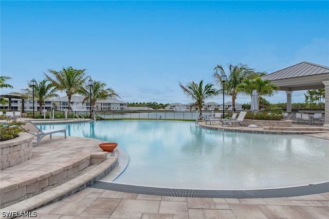 268 Indies DR E 202, Naples, FL 34114