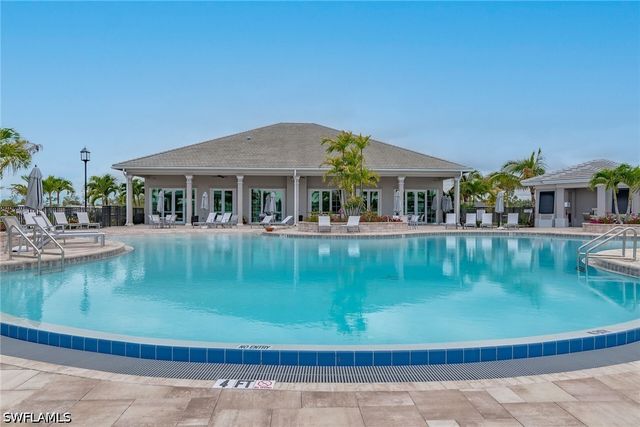 268 Indies DR E 202, Naples, FL 34114