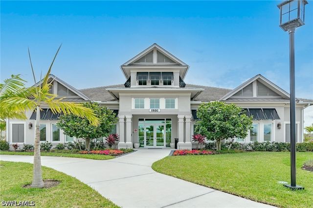 268 Indies DR E 202, Naples, FL 34114