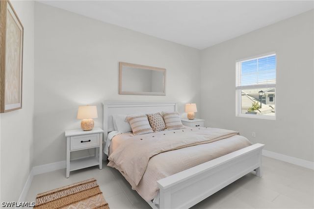 268 Indies DR E 202, Naples, FL 34114