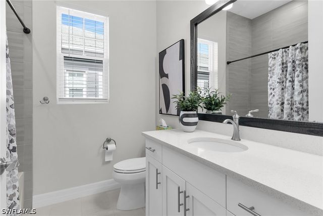 268 Indies DR E 202, Naples, FL 34114