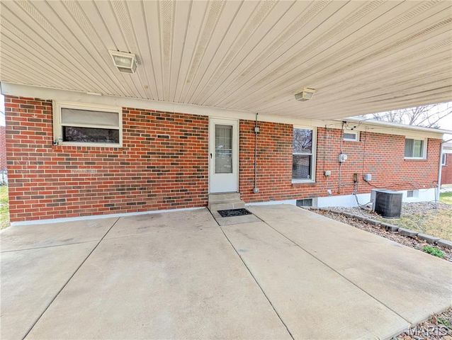 1513 Cargill Drive, St Louis, MO 63136