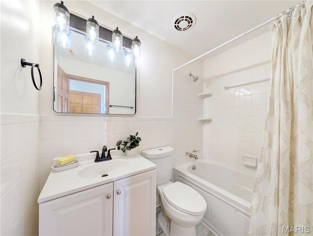 1513 Cargill Drive, St Louis, MO 63136