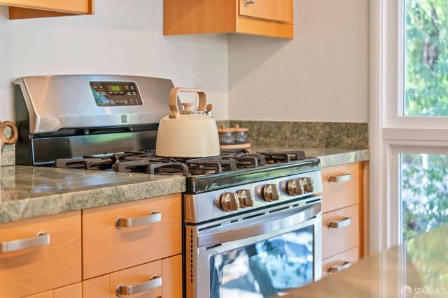 2700 Diamond Street, San Francisco, CA 94131