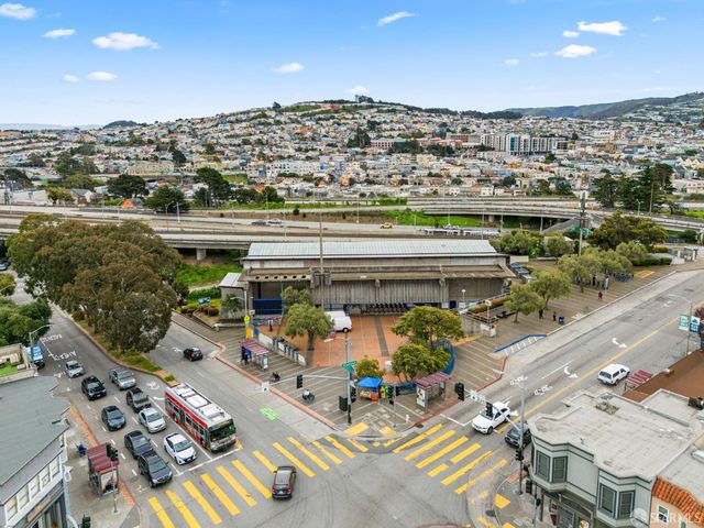 2700 Diamond Street, San Francisco, CA 94131