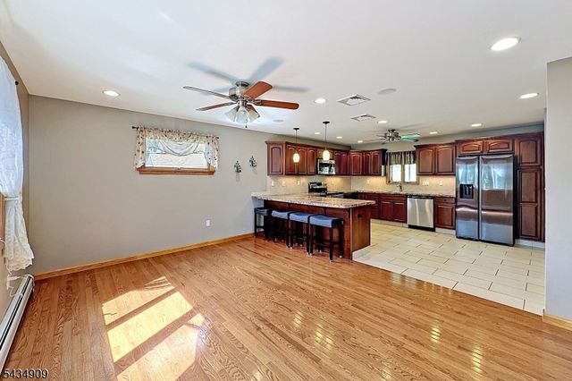 27 Seneca Ave, Rockaway Twp., NJ 07866