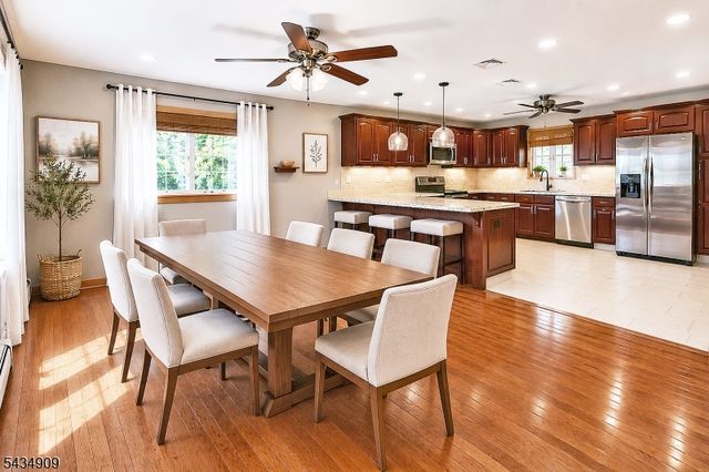 27 Seneca Ave, Rockaway Twp., NJ 07866