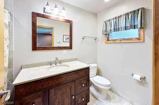 27 Seneca Ave, Rockaway Twp., NJ 07866